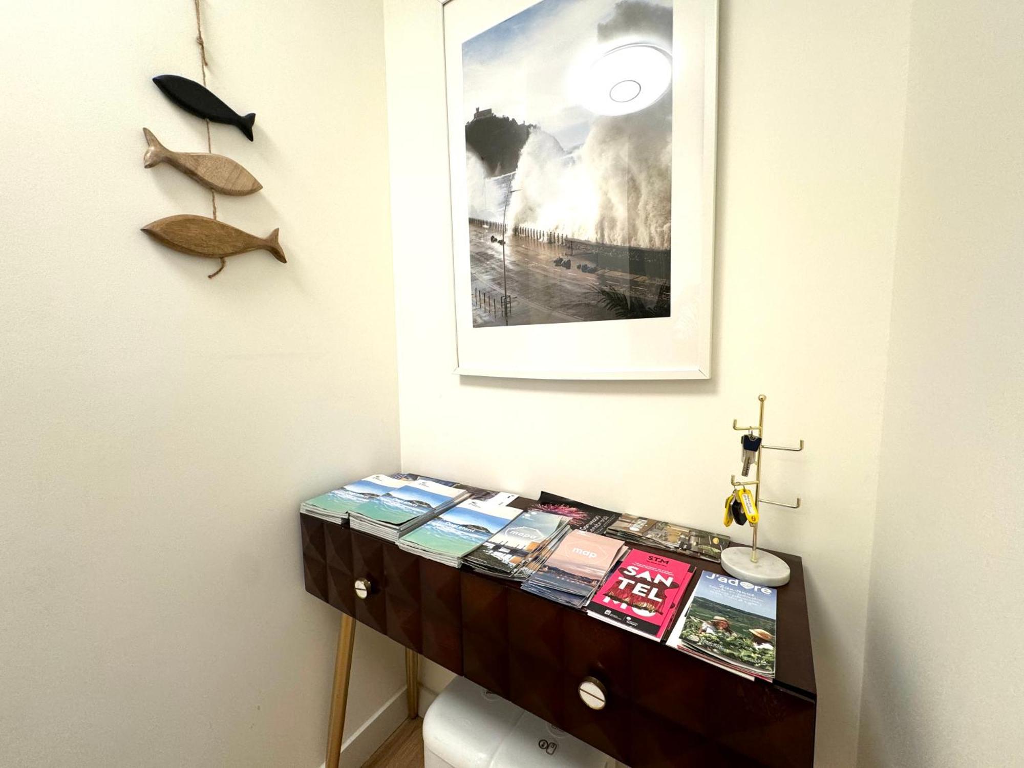 Paradise Luxurious Apartment, Free Parking, 3 Double Rooms, 4 Beds, Terrace, Jacuzzi, New * San Sebastián