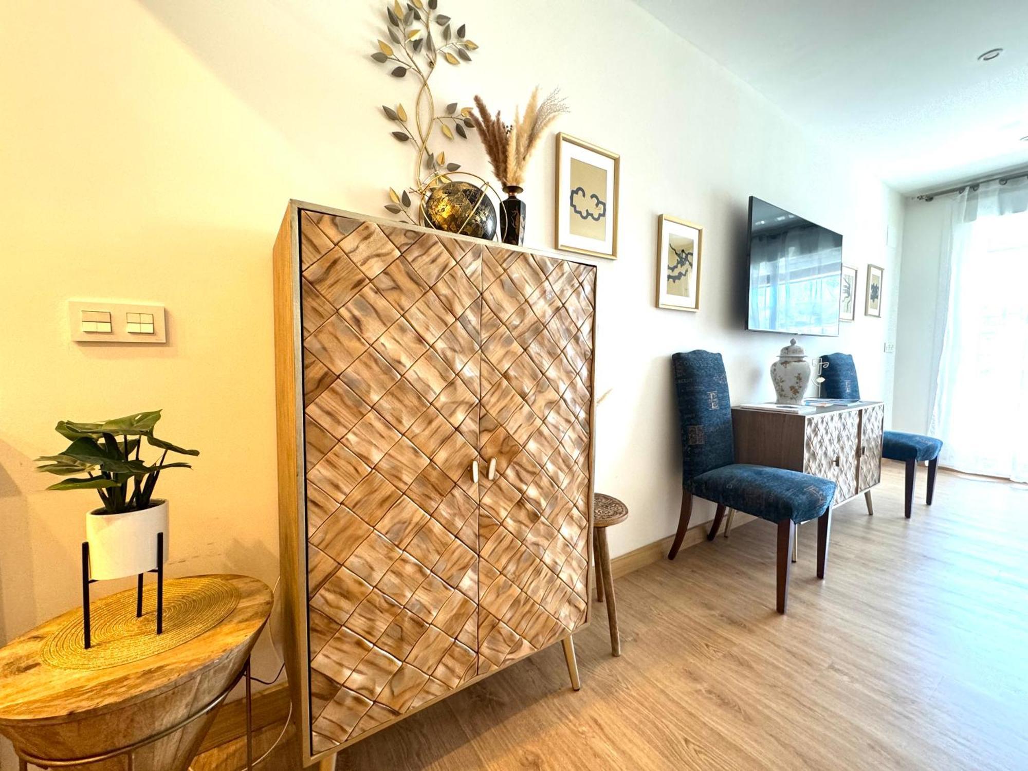 Apartment Paradise Luxurious Apartment, Free Parking, 3 Double Rooms, 4 Beds, Terrace, Jacuzzi, New