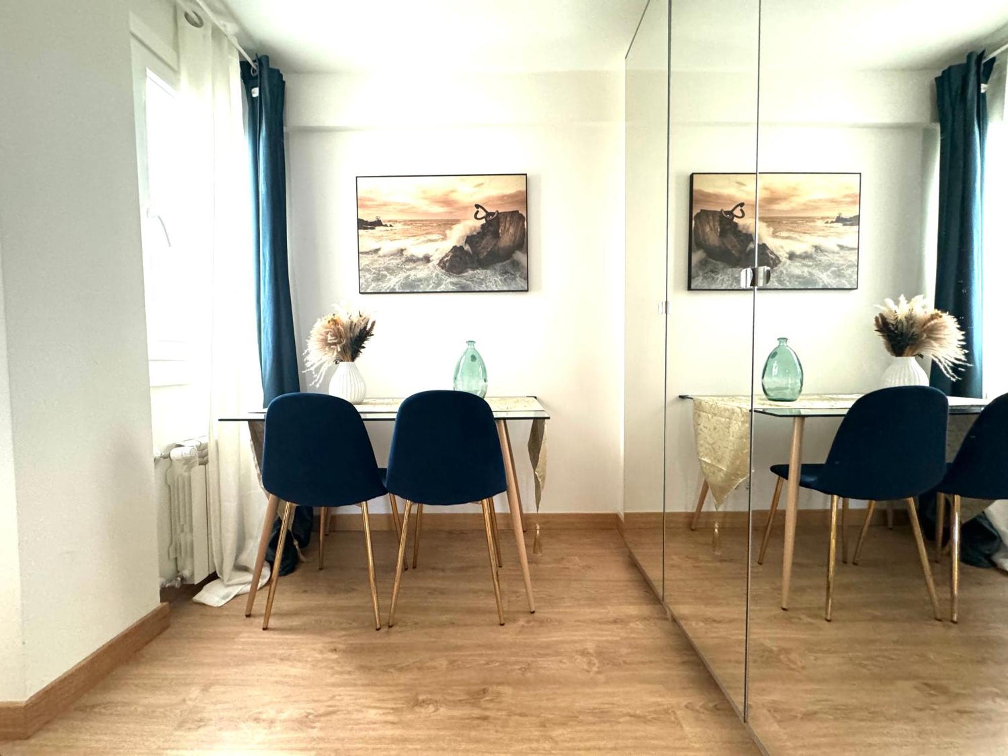 Apartment Paradise Luxurious Apartment, Free Parking, 3 Double Rooms, 4 Beds, Terrace, Jacuzzi, New *