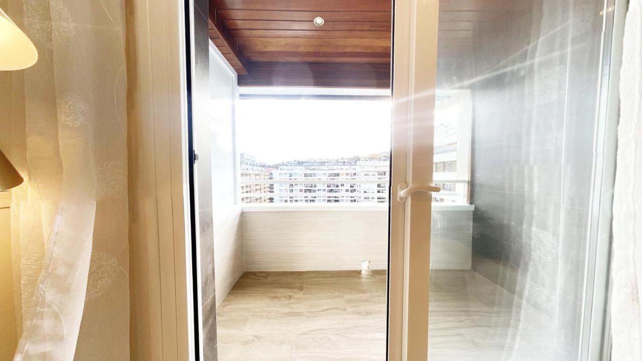 Paradise Luxurious Flat, Free Parking, 3 Double Rooms, Terrace, Jacuzzi, Fully Renovated Appartement *