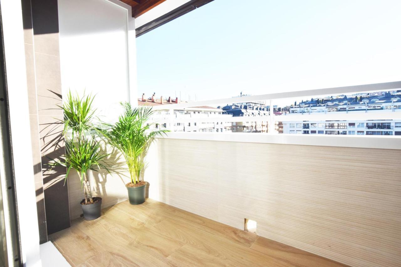 Paradise Luxurious Flat, Free Parking, 3 Double Rooms, Terrace, Jacuzzi, Fully Renovated Appartement Saint-Sébastien