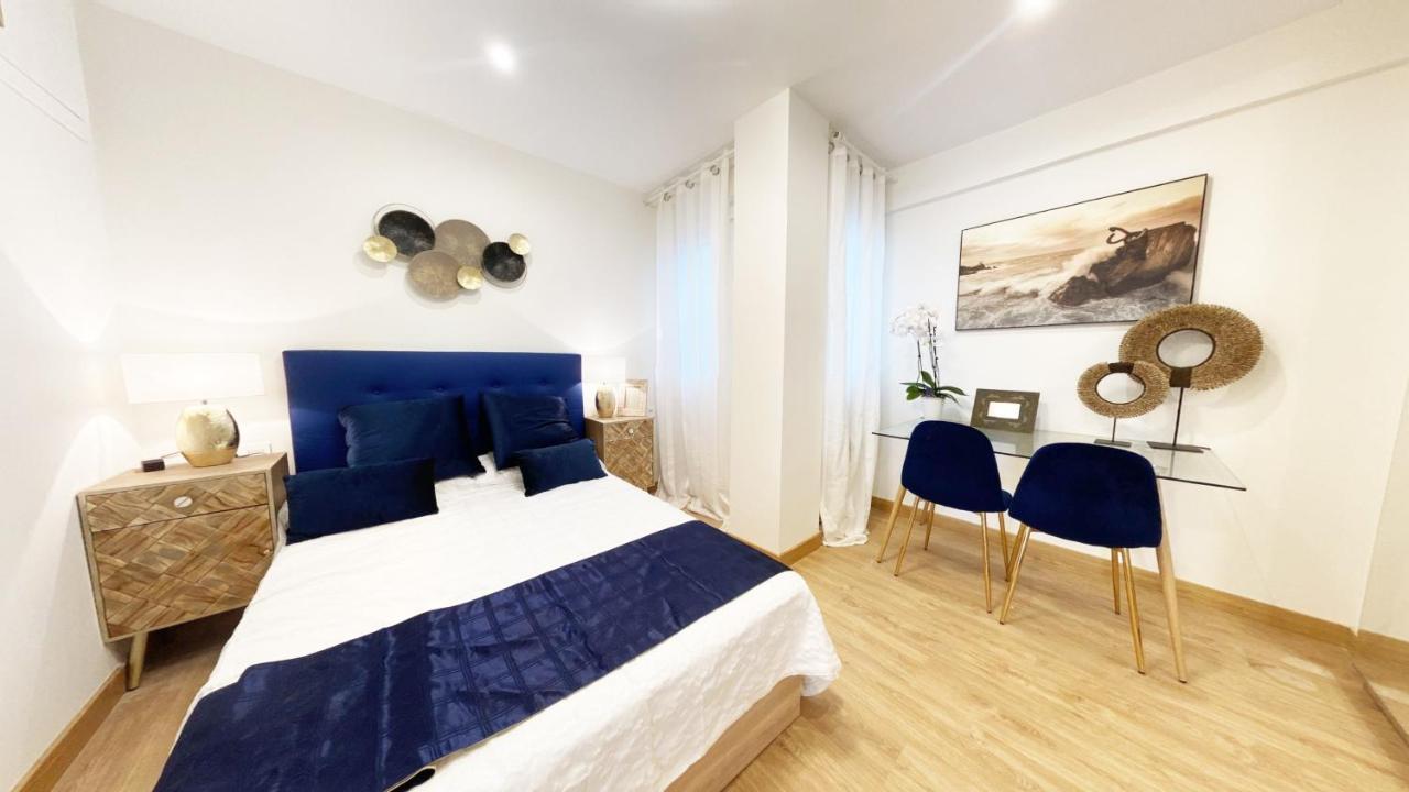 Paradise Luxurious Flat, Free Parking, 3 Double Rooms, Terrace, Jacuzzi, Fully Renovated San Sebastian